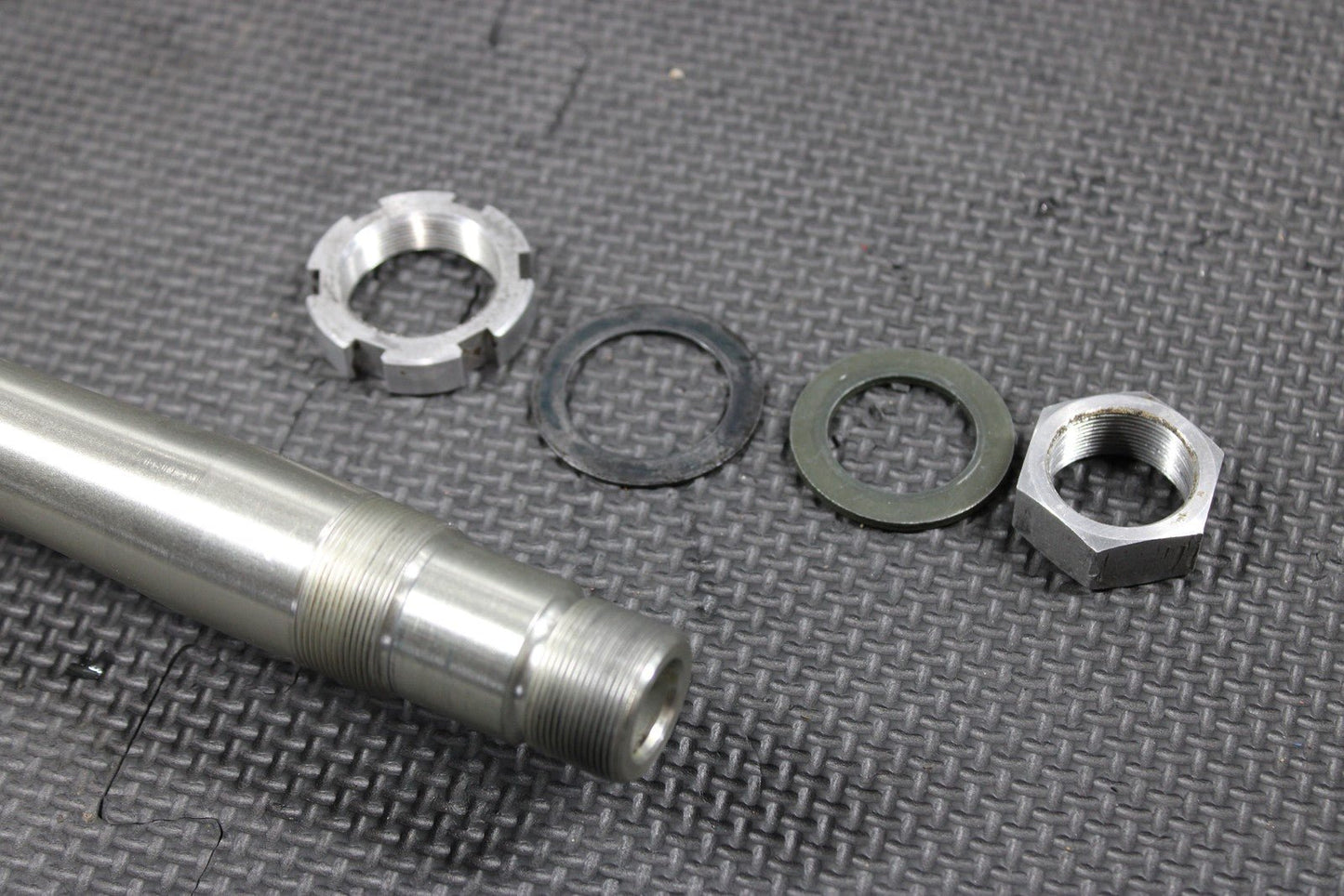 2005 YAMAHA YZ450F OEM FRONT FORKS CLAMP LOWER TRIPLE TREE STEM 5XD - 23340 - M0 - 00 - hggarage