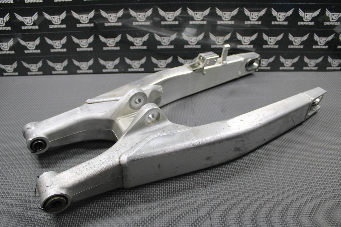 2008 HONDA 08 - 09 CRF250R 08 - 17 CRF250X OEM SWINGARM SWING ARM 52200 - KRN - A10 GOOD - hggarage