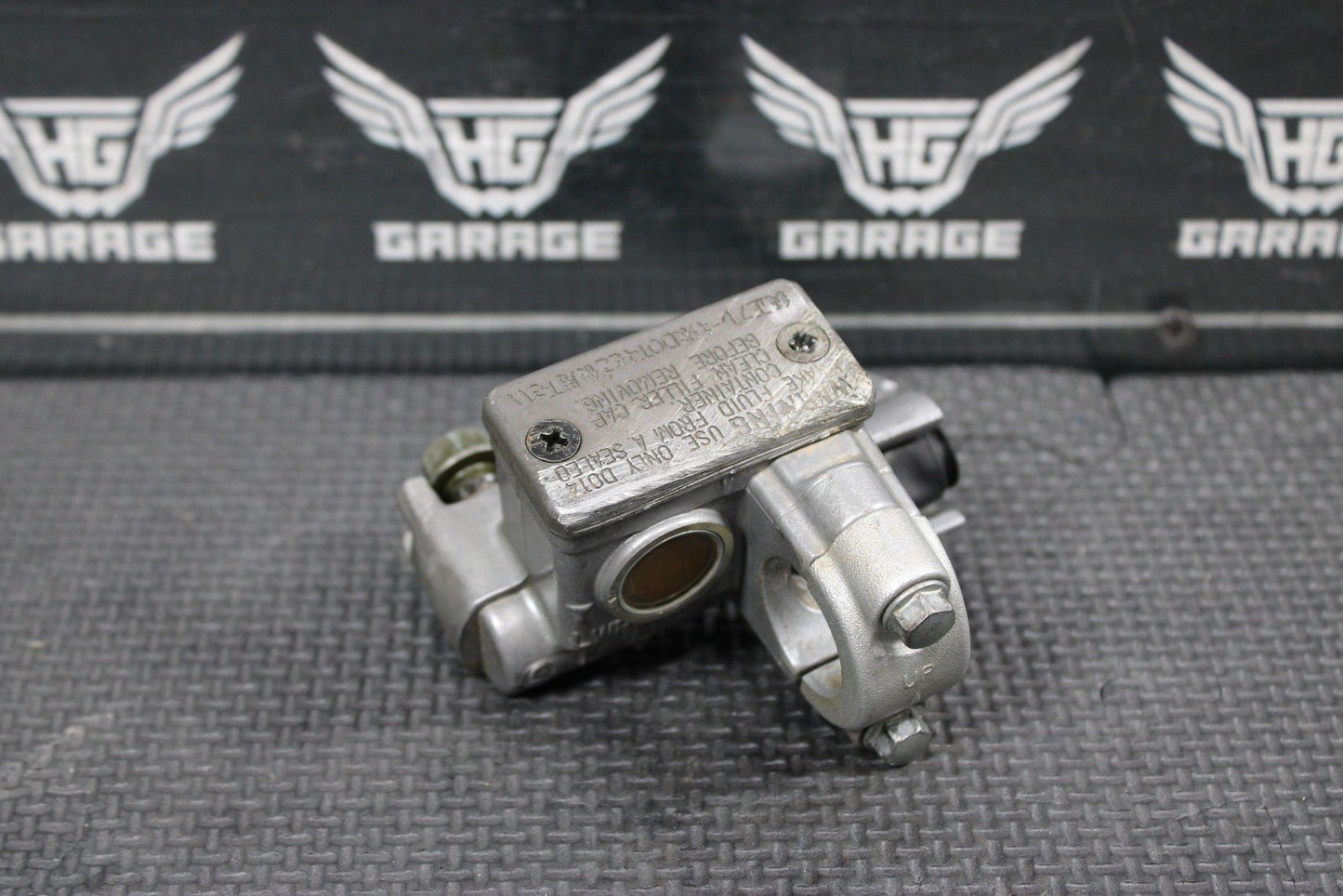 2007 YAMAHA YZ85 OEM NISSIN FRONT BRAKE MASTER CYLINDER 5XE - W2587 - 00 - 00 - hggarage