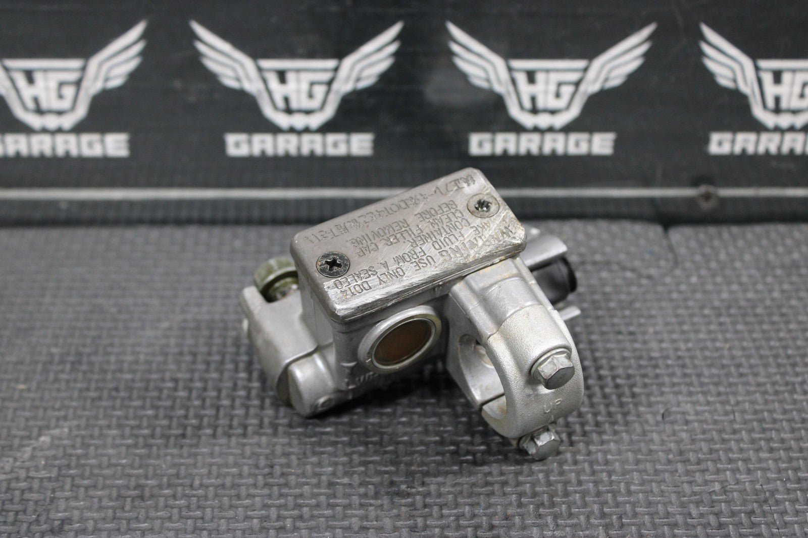 2007 YAMAHA YZ85 OEM NISSIN FRONT BRAKE MASTER CYLINDER 5XE - W2587 - 00 - 00 - hggarage
