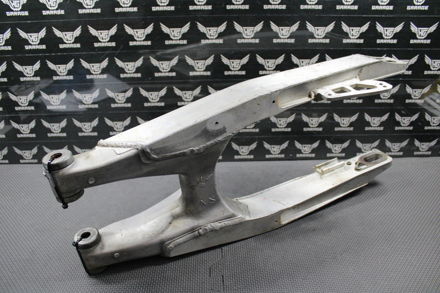 1988 HONDA CR125R OEM SWINGARM SWING ARM REAR SUSPENSION 52000 - KS6 - 830 GOOD! - hggarage