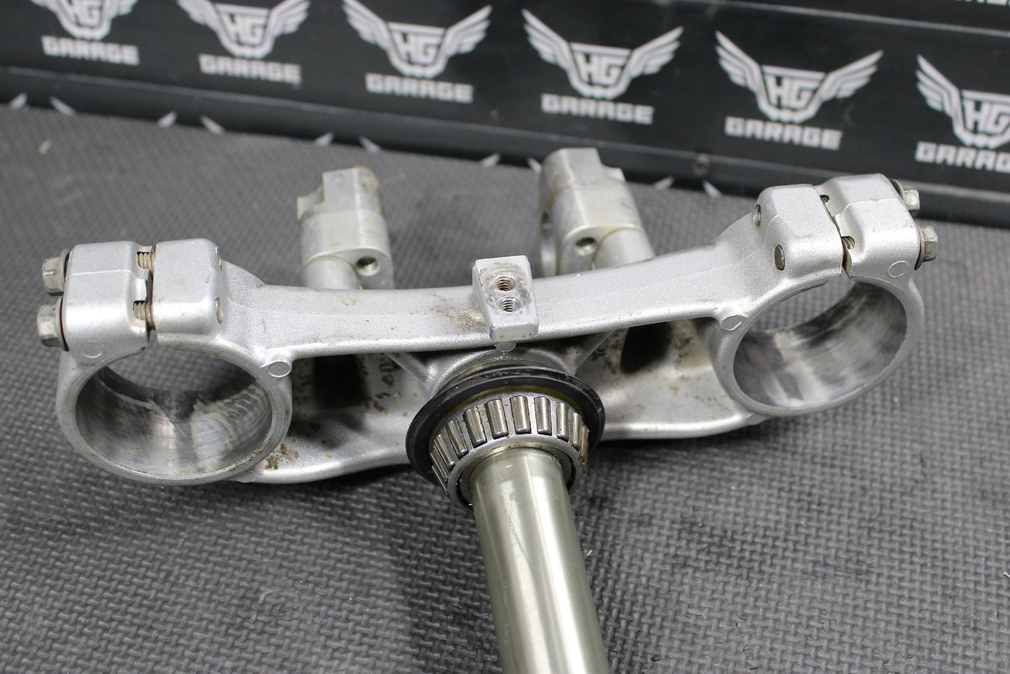 1996 1997 Yamaha YZ125 OEM Front Forks Triple Tree Steering Stem Bar Clamp - hggarage