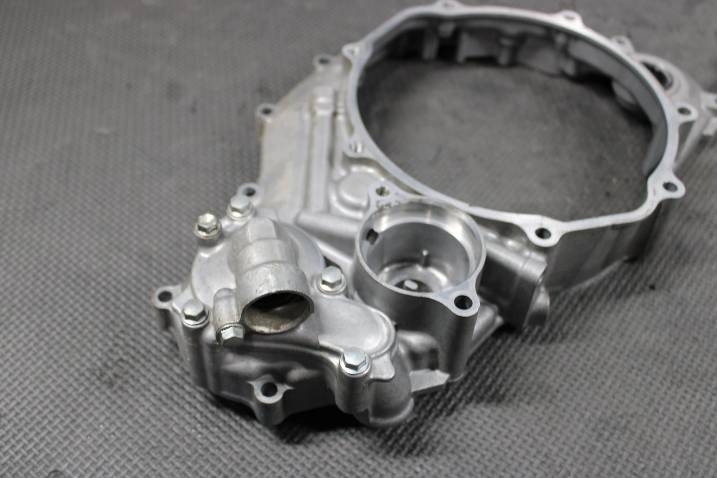 2010 Yamaha YZ450F OEM Engine Motor Side Clutch Cover Assembly 33D - 15415 - 10 - 00 - hggarage