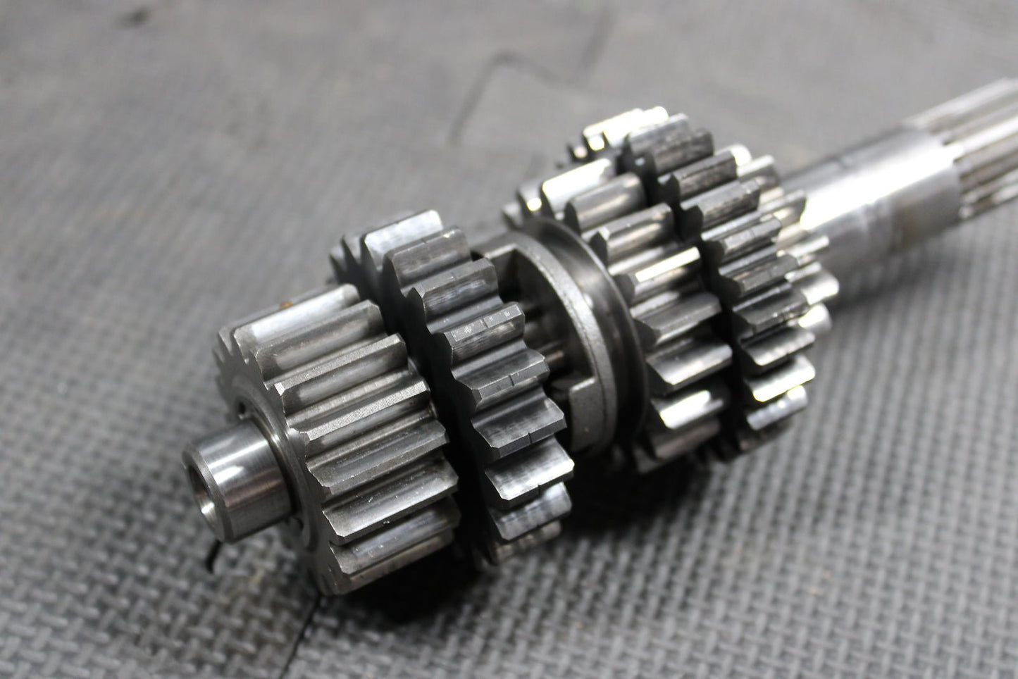 1991 Kawasaki KDX250 OEM Engine Transmission Tranny Assembly Gears 13127 - 1204 - hggarage