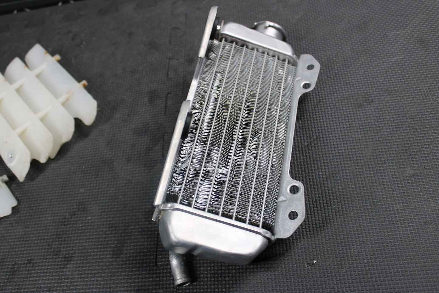 2002 KAWASAKI KX65 00-09 / 11-22 OEM ENGINE MOTOR COOLING COOLER RADIATOR 39061-