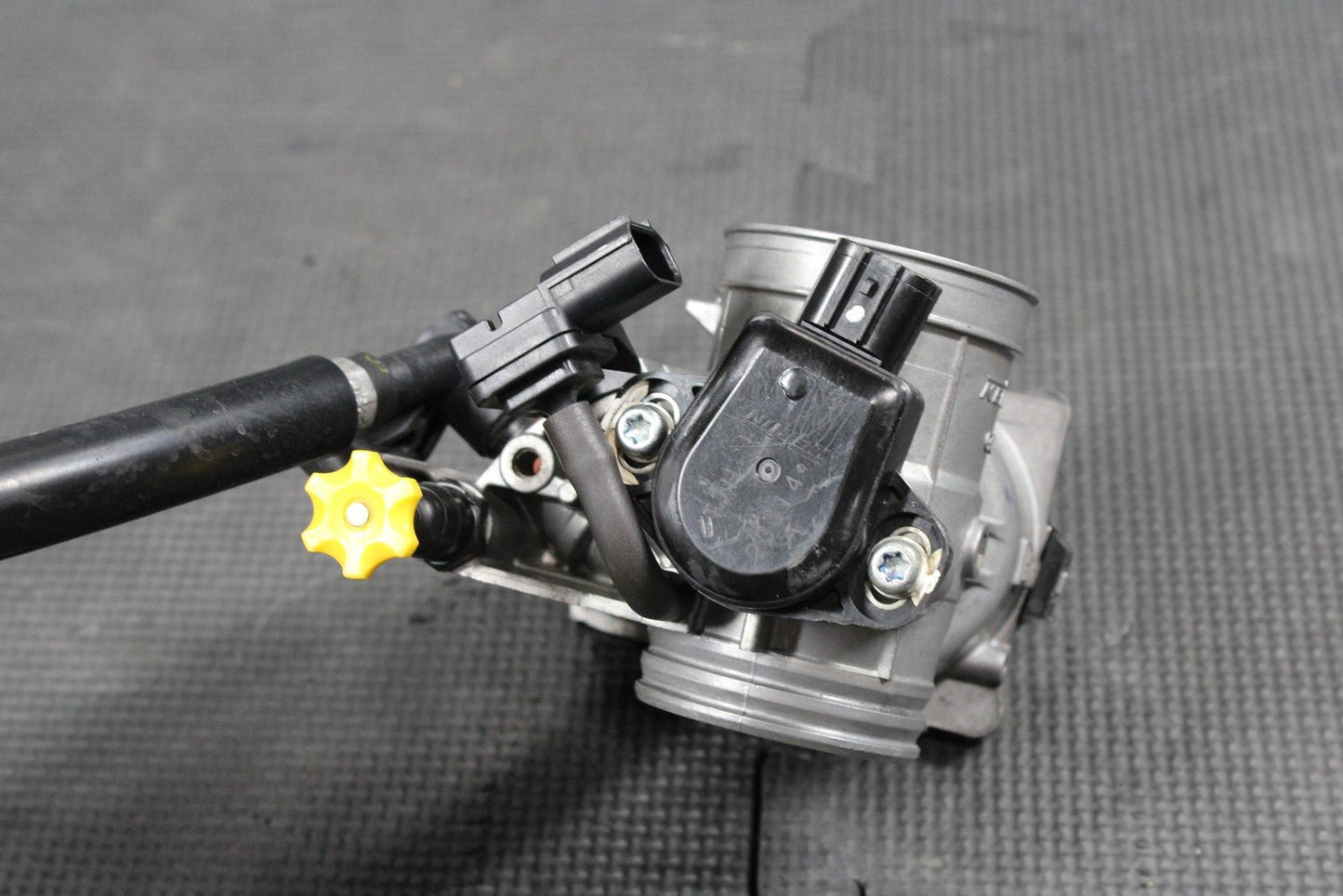 2023 HONDA CRF250R OEM KEIHIN MAIN FUEL INJECTOR THROTTLE BODY 16400 - K95 - AA1 - hggarage