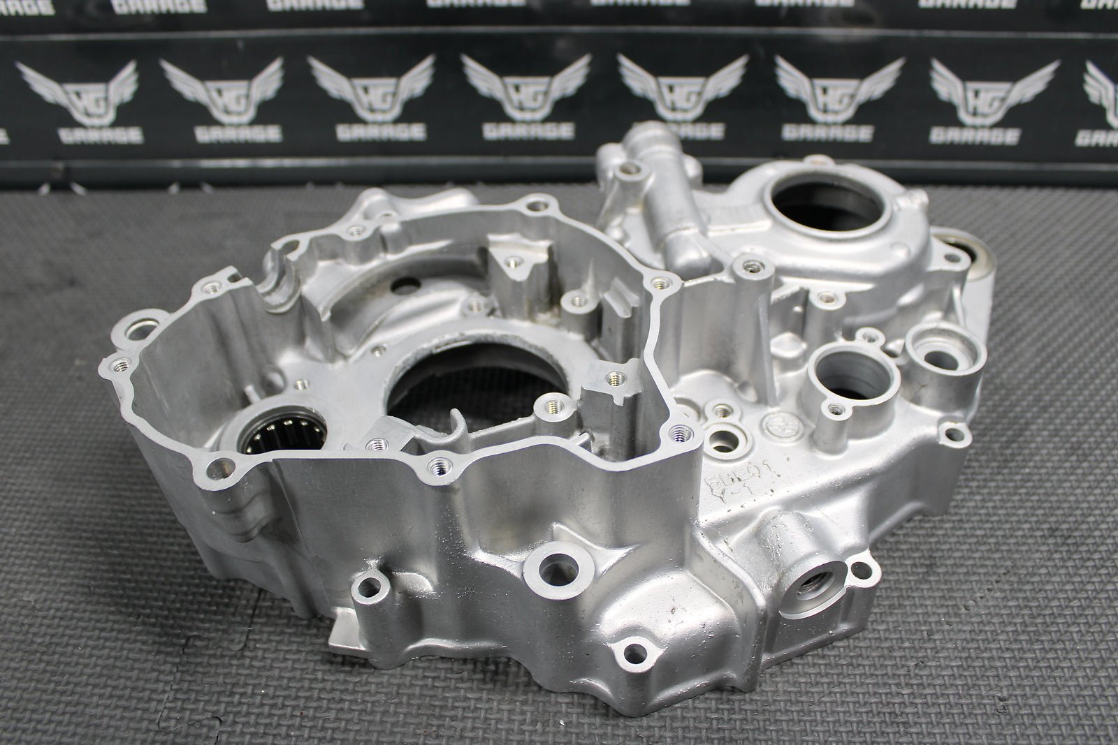 2002 Yamaha WR426F YZ426F OEM Left Side Crankcase Crank Case Half Bottom End - hggarage