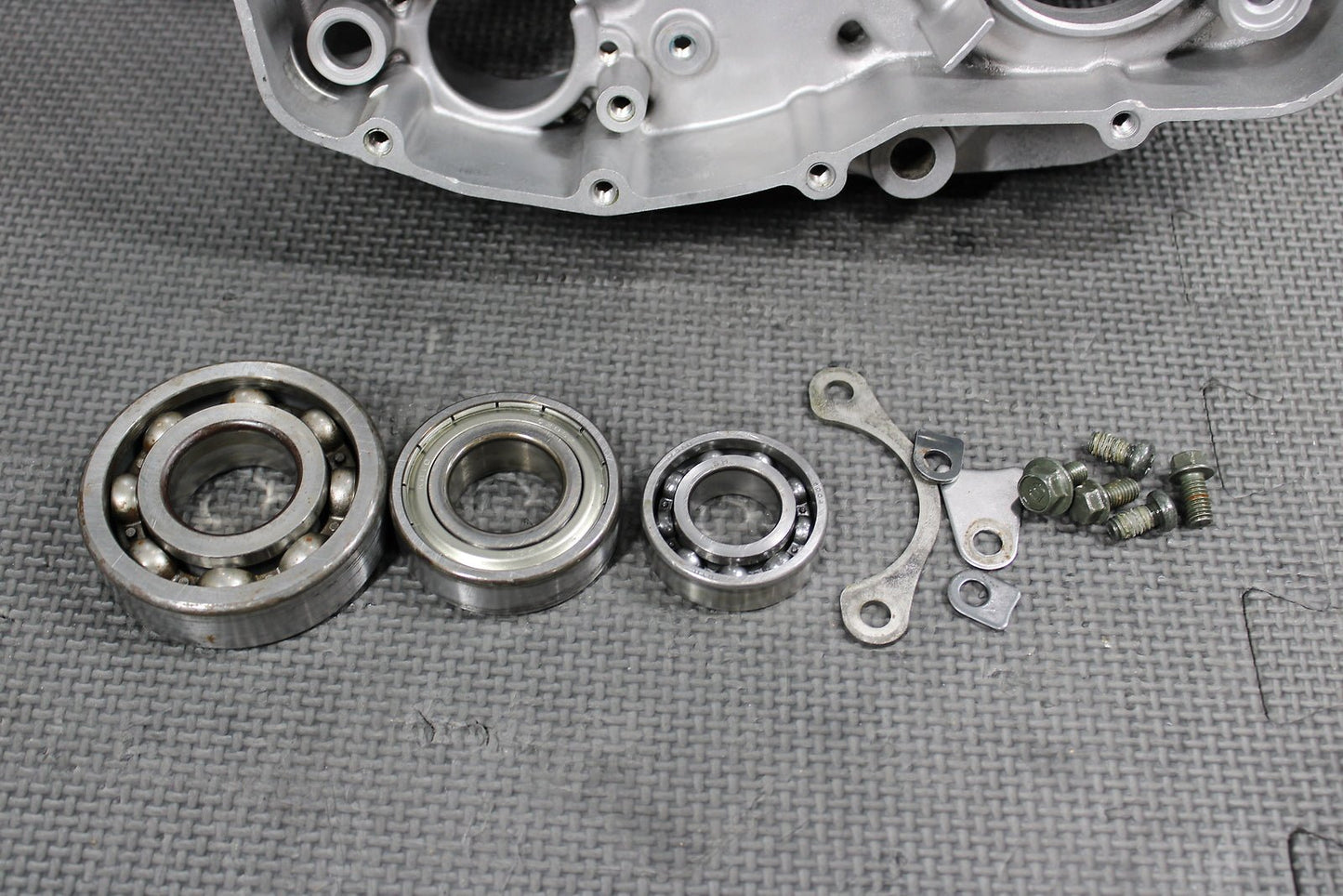 2000 YAMAHA YZ250 OEM RIGHT ENGINE MOTOR CRANKCASE CRANK CASE BLOCK - hggarage