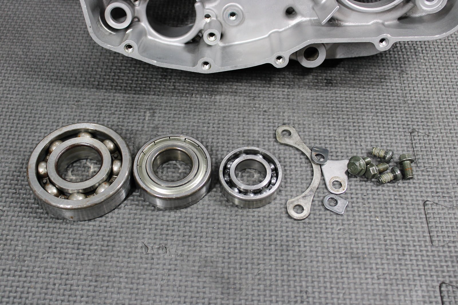 2000 YAMAHA YZ250 OEM RIGHT ENGINE MOTOR CRANKCASE CRANK CASE BLOCK - hggarage