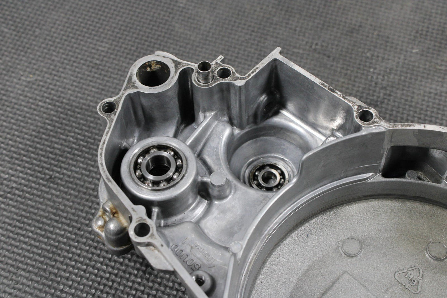 2001 YAMAHA 99 - 01 YZ250 OEM ENGINE INNER OUTER SIDE CLUTCH COVER 5CU - 15431 - 00 - 00 - hggarage