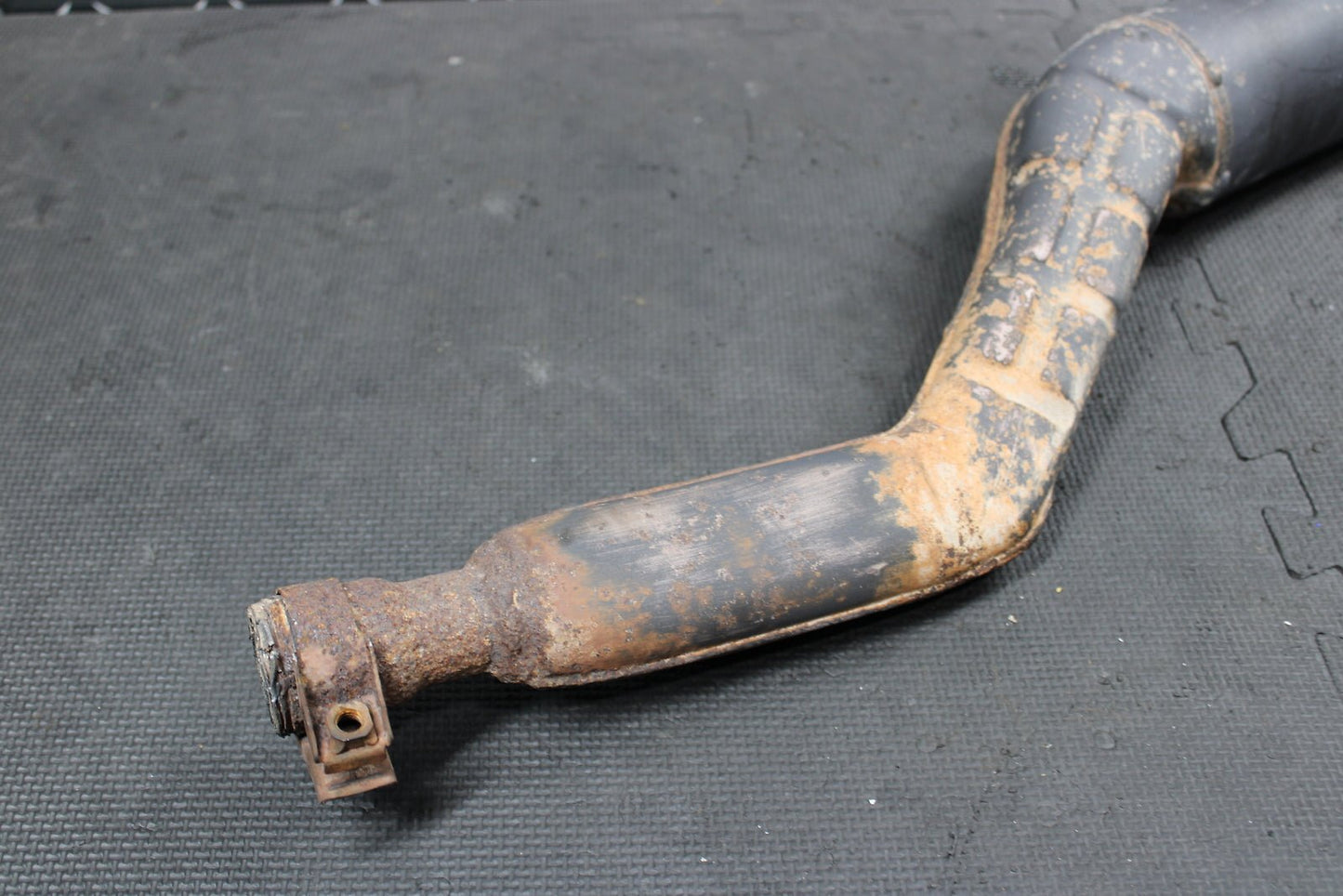 2001 YAMAHA TTR225 OEM MUFFLER EXHAUST SILENCER SLIP ON PIPE 5FG - 14711 - 00 - 00 - hggarage