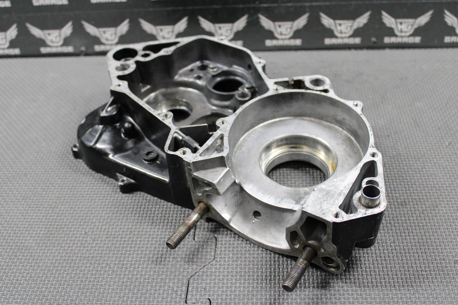 1988 HONDA CR250R OEM RIGHT ENGINE MOTOR CRANKCASE CRANK CASE 111A0 - KS7 - 830 NICE - hggarage