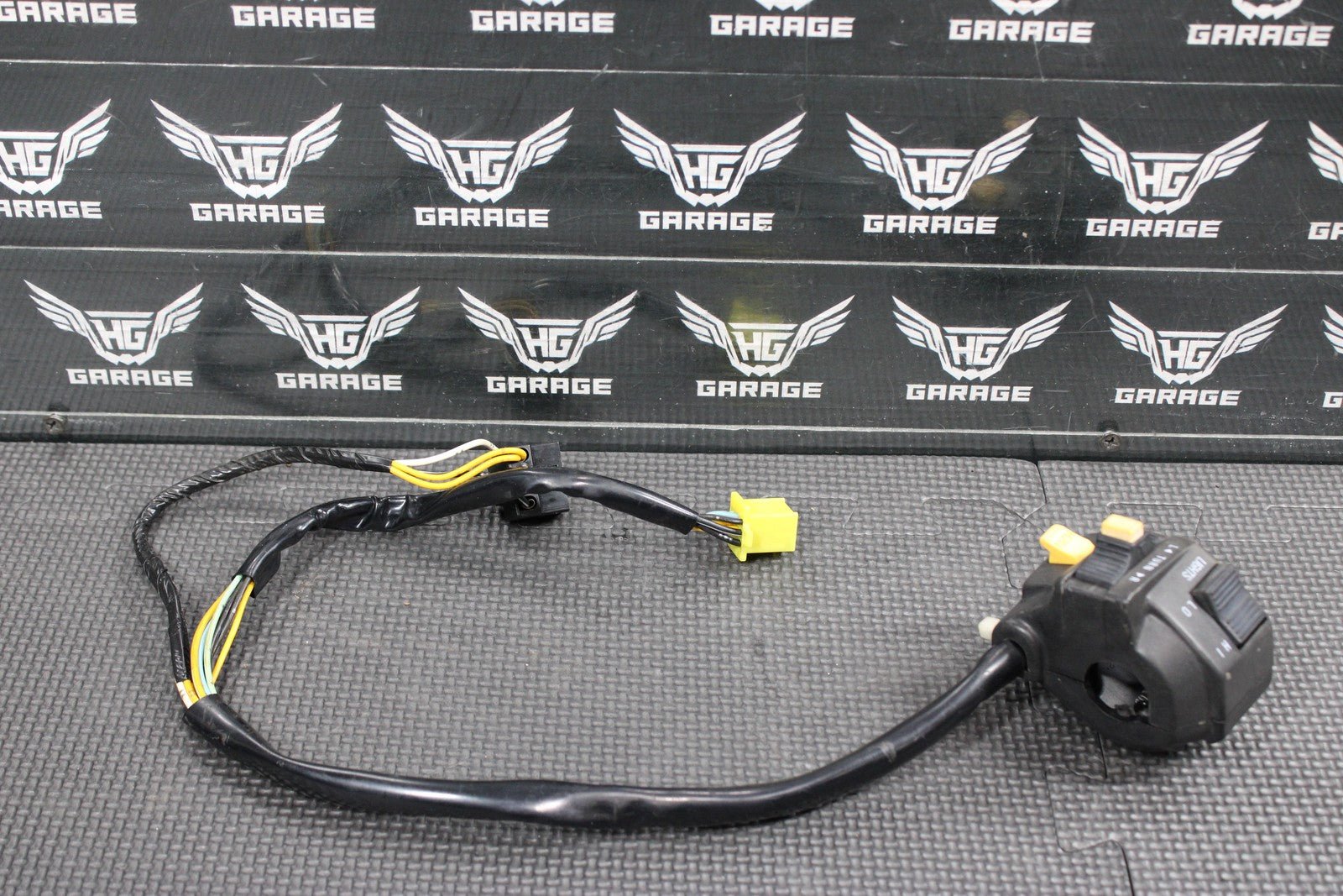 2005 SUZUKI 96 - 09 DR200SE OEM HANDLEBAR HORN HIGH LOW BEAM SWITCH CONTROL BUTTON - hggarage