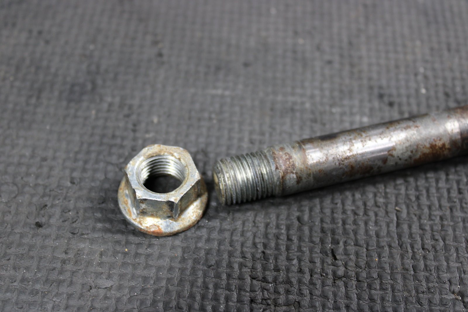 2004 KAWASAKI OEM FRONT WHEEL RIM AXLE PIVOT BOLT SWINGARM BOLT 41068 - 0013 - hggarage