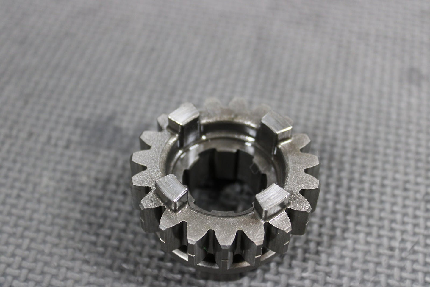 1999 HONDA CR500R OEM TRANSMISSION COUNTERSHAFT FIFTH GEAR 19T GEAR 23491 - MAC - 68 - hggarage