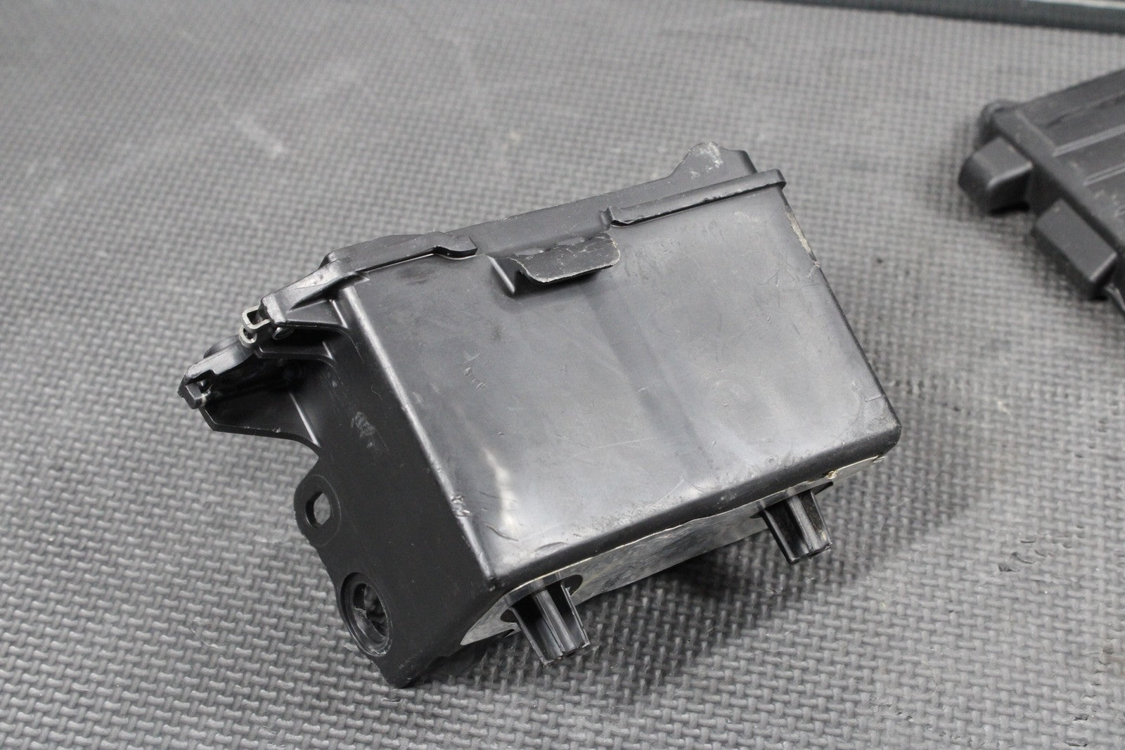 2023 HONDA CRF250R OEM PLASTIC BATTERY TRAY BOX 50325 - K95 - AA0 - hggarage