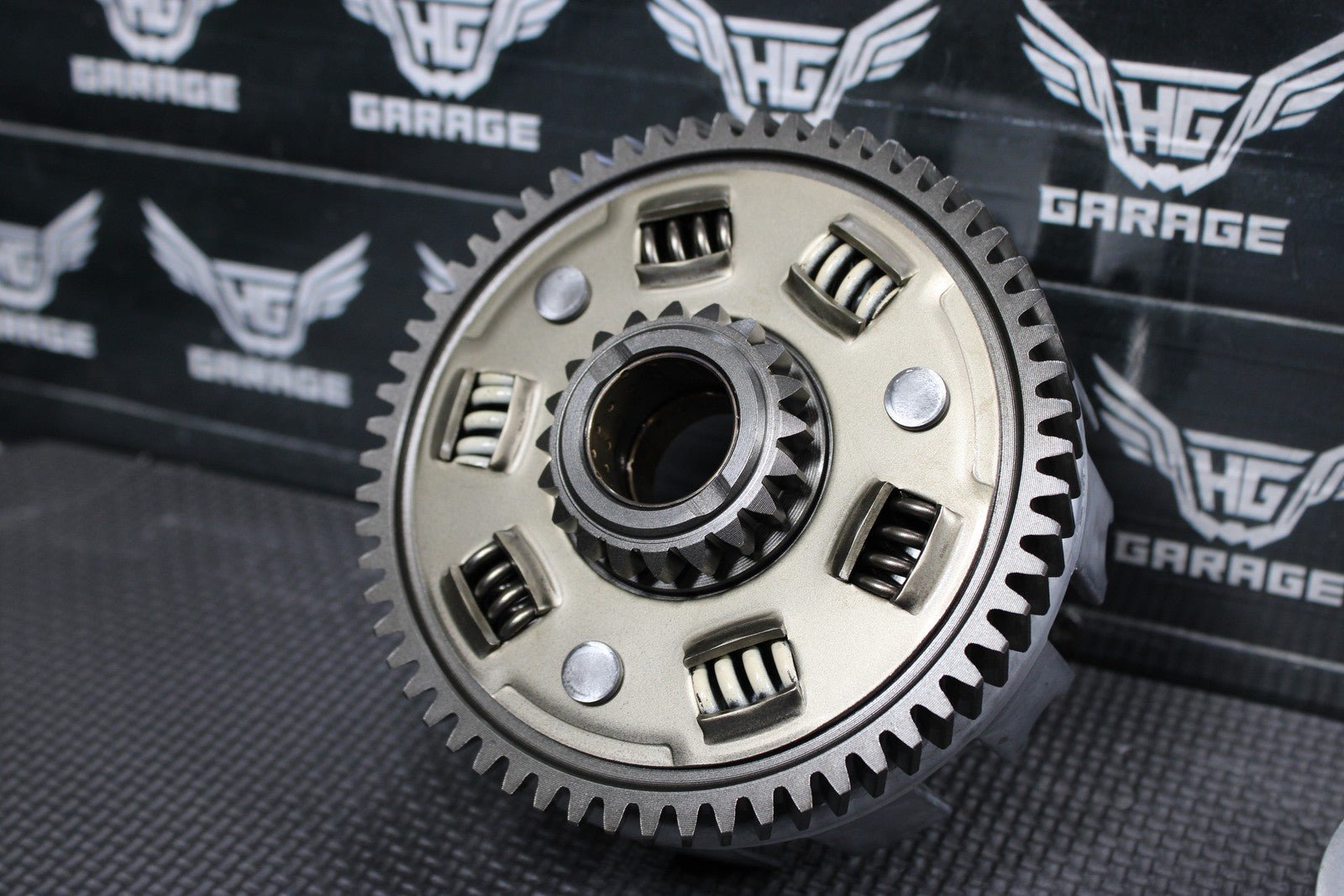 2005 SUZUKI DR200SE OEM COMPLETE CLUTCH W PLATES BASKET HUB 21200 - 42A50 NICE! - hggarage