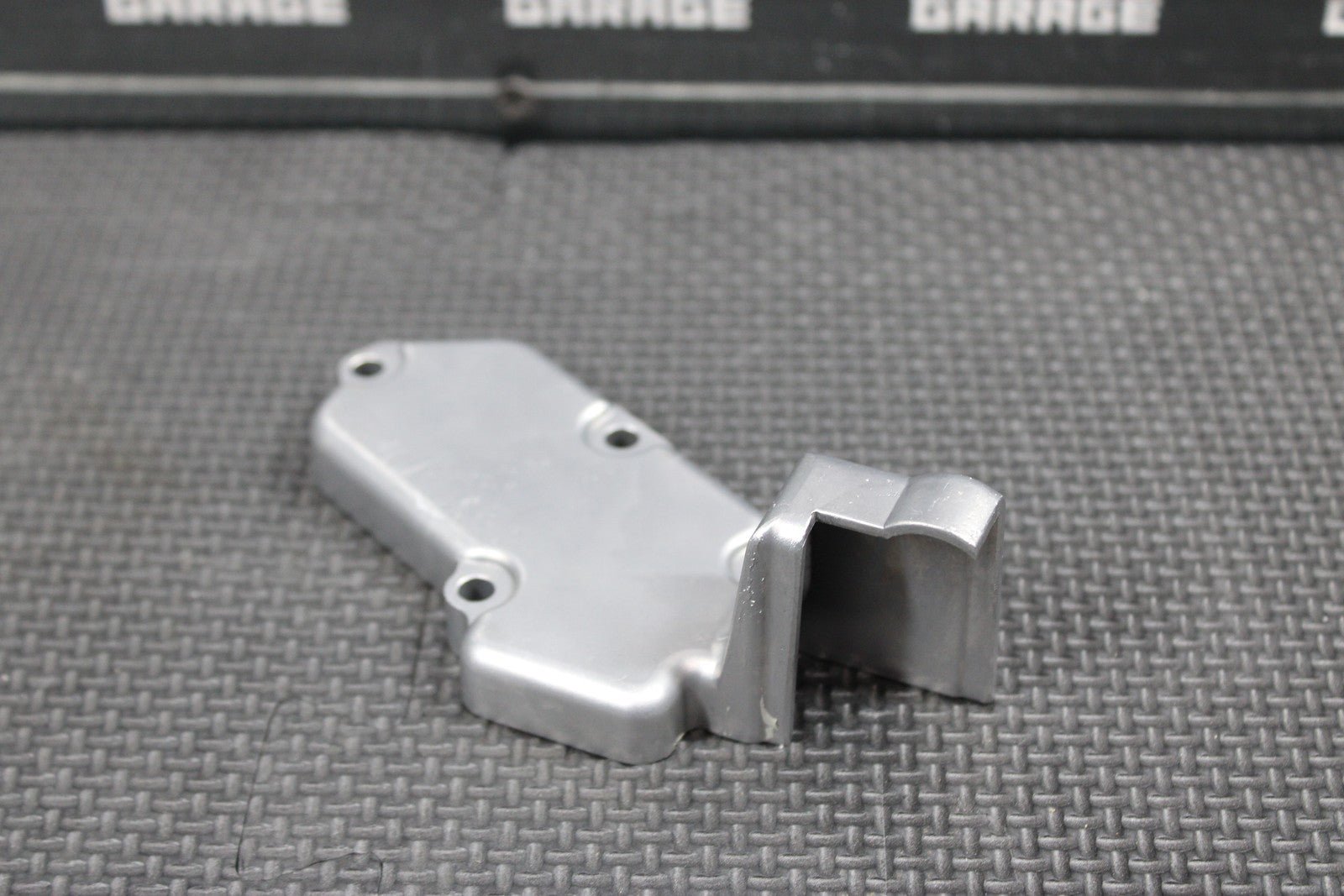 2001 YAMAHA YZ250 99 - 22 OEM ENGINE POWERVALVE EXHUAST VALVE LINKAGE COVER - hggarage