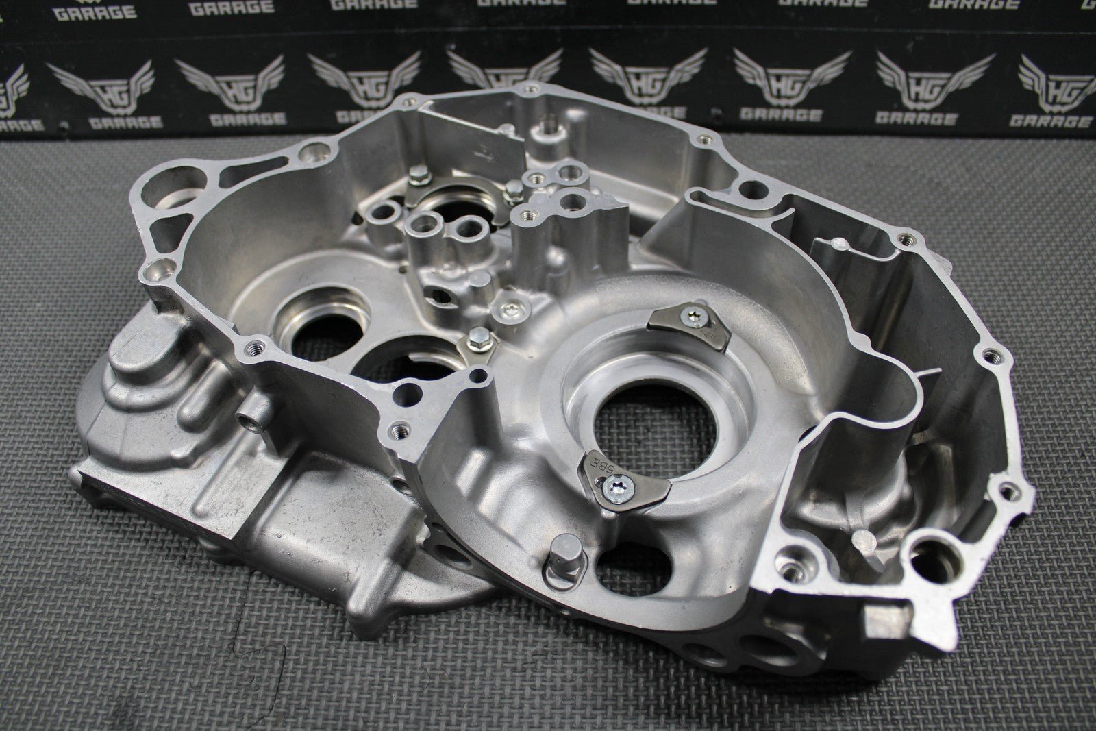 2009 YAMAHA 06 - 09 YZ450F OEM RIGHT SIDE ENGINE MOTOR CRANKCASE CRANK CASE GOOD! - hggarage