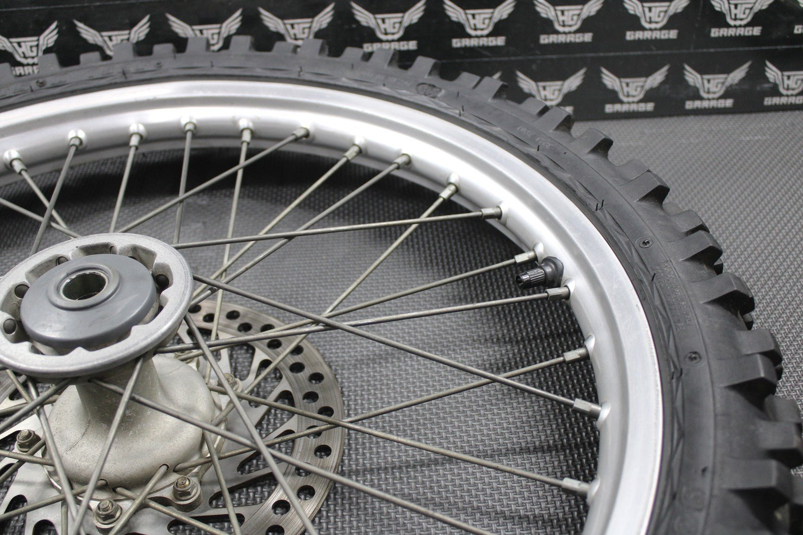 2001 HONDA 95 - 01 CR500R OEM ORIGINAL FRONT WHEEL RIM HUB ROTOR 44650 - MAC - 680 - hggarage