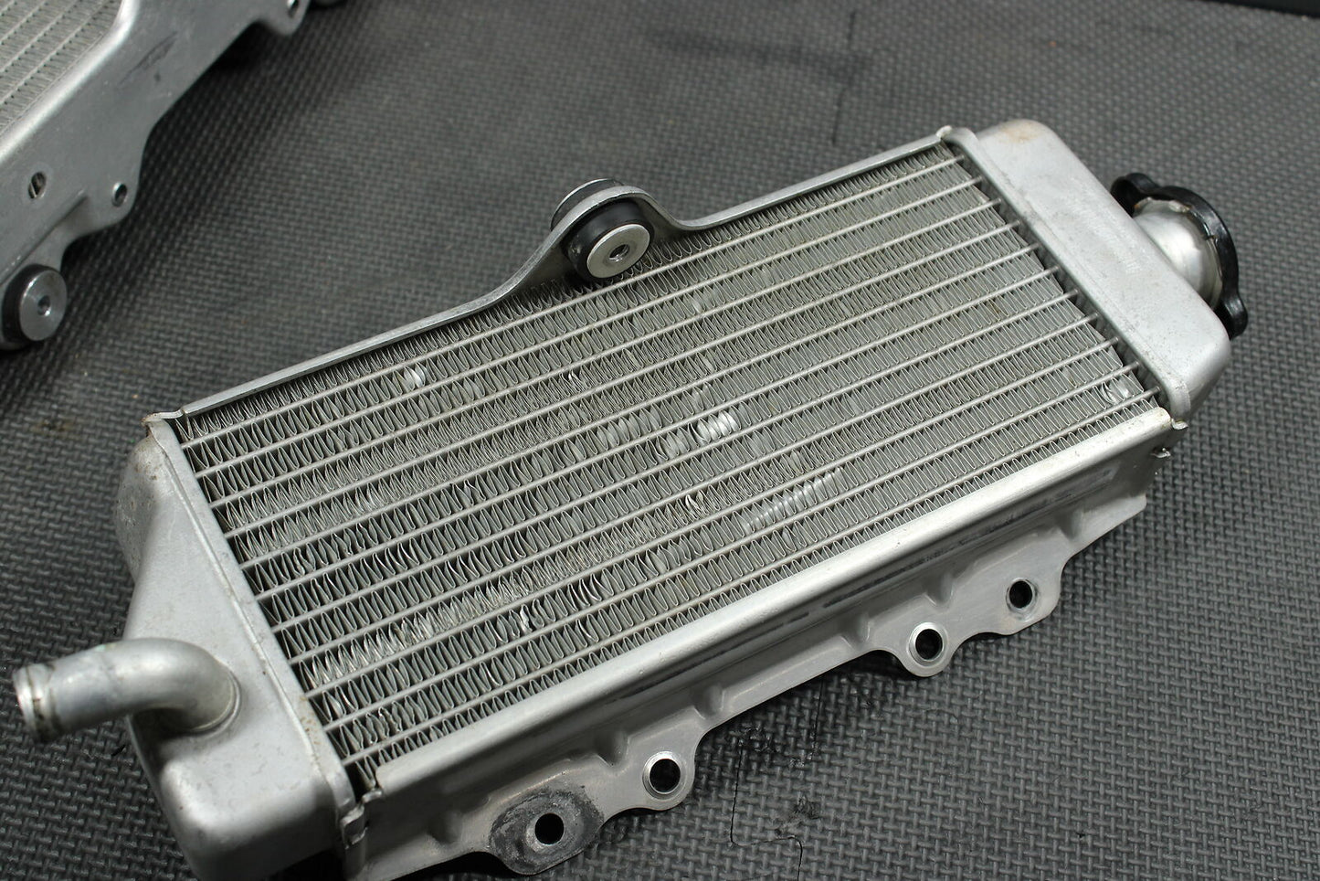 2004 YAMAHA 03-05 YZ450F OEM ENGINE MOTOR COOLING COOLER RADIATOR MINT!!