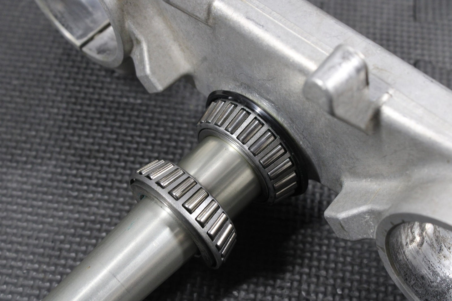 2023 HONDA CRF250R OEM FRONT FORKS LOWER UPPER TRIPLE TREE STEM CLAMP FRONT FORK - hggarage