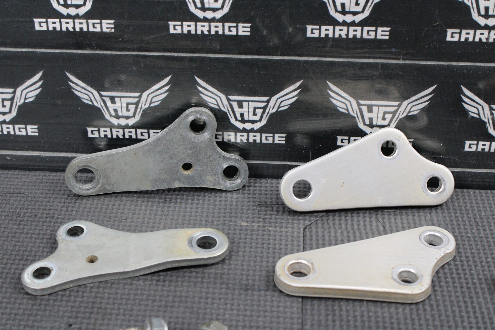 2000 SUZUKI DRZ400 DRZ400E OEM ENGINE MOTOR MOUNT STAY BRACKETS - hggarage