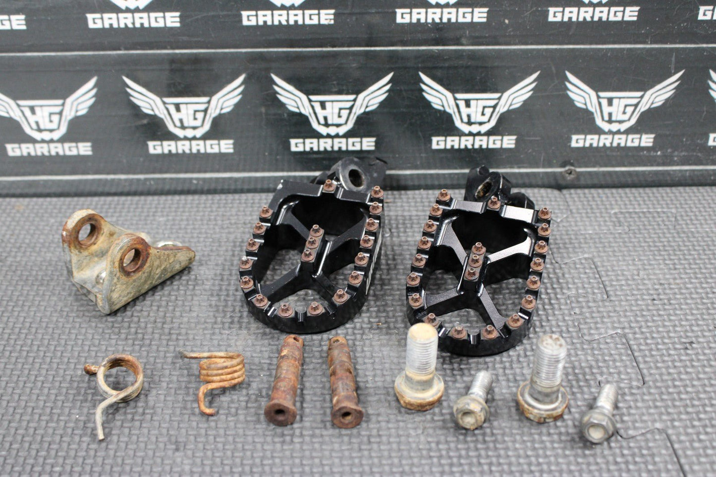 2007 HONDA CRF450R AIR TIME BILLET FOOT PEGS PEDALS FRAME STAND FOOTPEG BLACK - hggarage