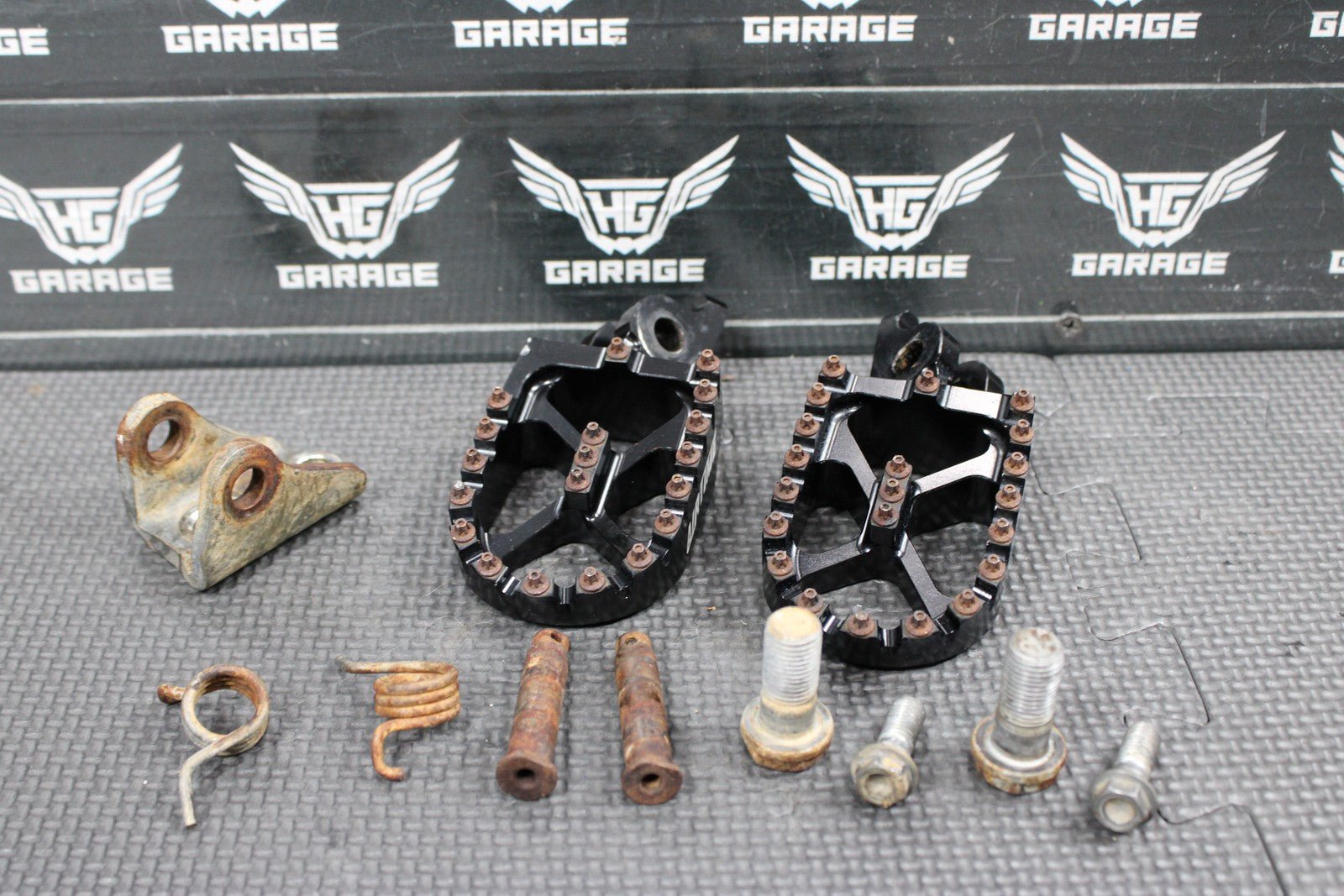 2007 HONDA CRF450R AIR TIME BILLET FOOT PEGS PEDALS FRAME STAND FOOTPEG BLACK - hggarage