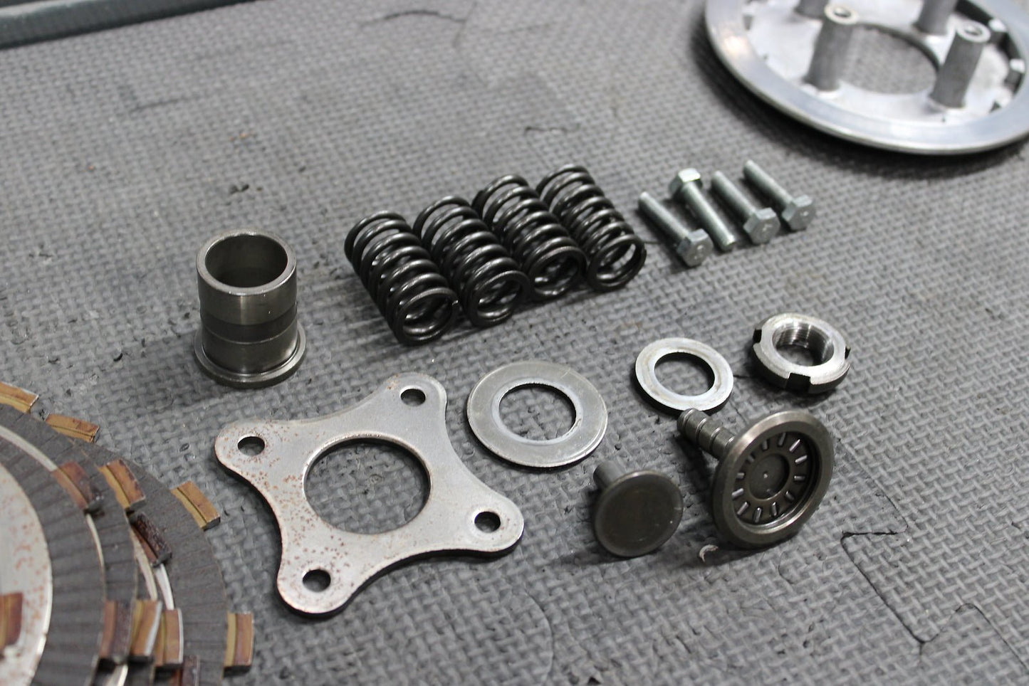 1986 Honda XR250R OEM Complete Clutch W Plates Basket Hub 22100 - KT1 - 010 - hggarage