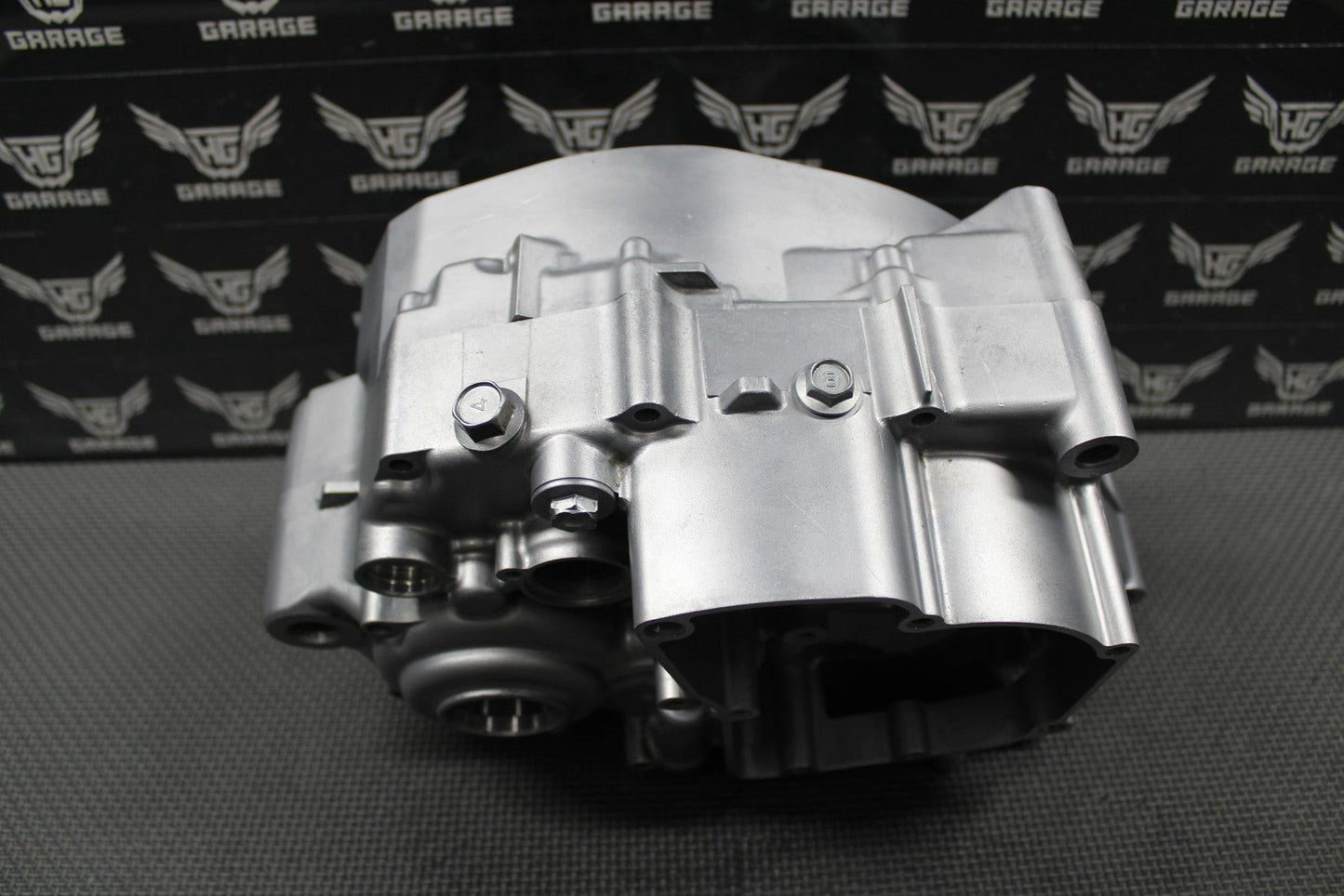 2020 SUZUKI RMZ250 OEM LEFT RIGHT ENGINE CRANKCASE CRANK CASES 11301 - 49850 MINT! - hggarage