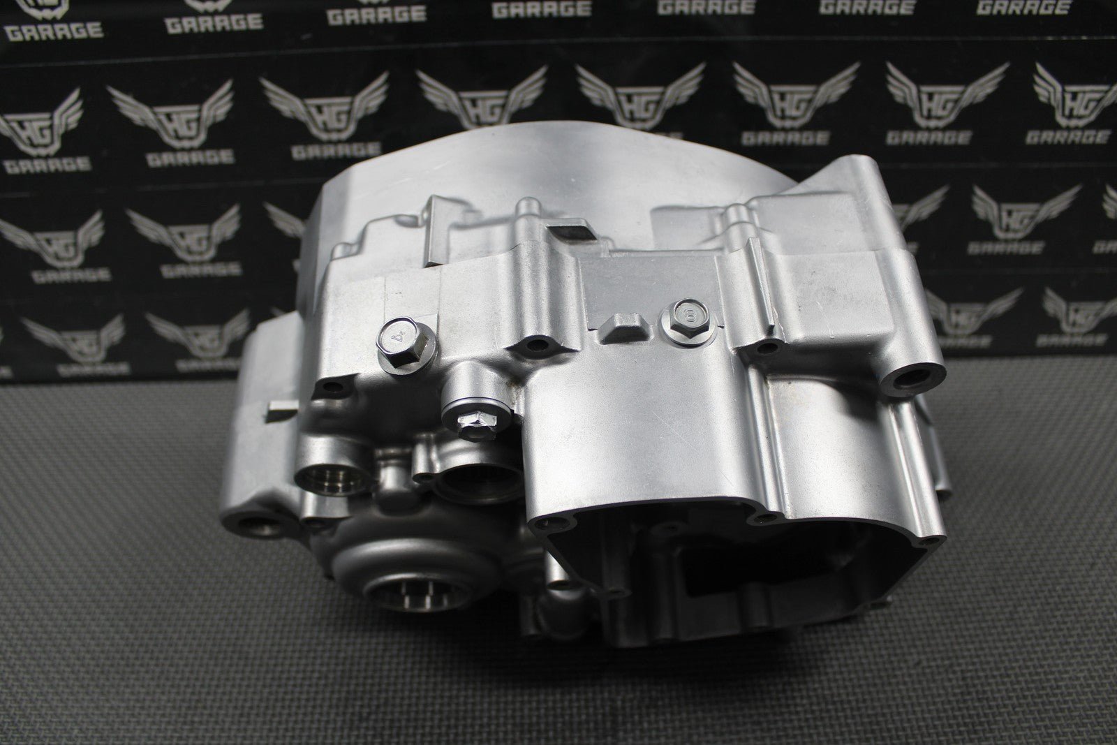 2020 SUZUKI RMZ250 OEM LEFT RIGHT ENGINE CRANKCASE CRANK CASES 11301 - 49850 MINT! - hggarage