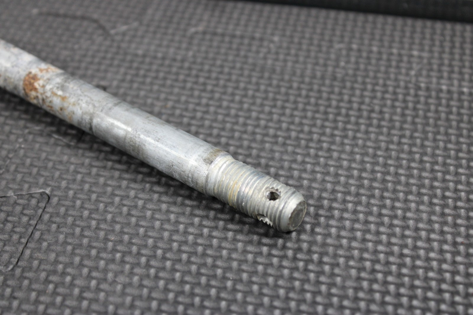 2005 SUZUKI DR200SE OEM REAR AXLE BACK WHEEL RIM PIVOT BOLT AXLE 64711 - 44A11 - hggarage
