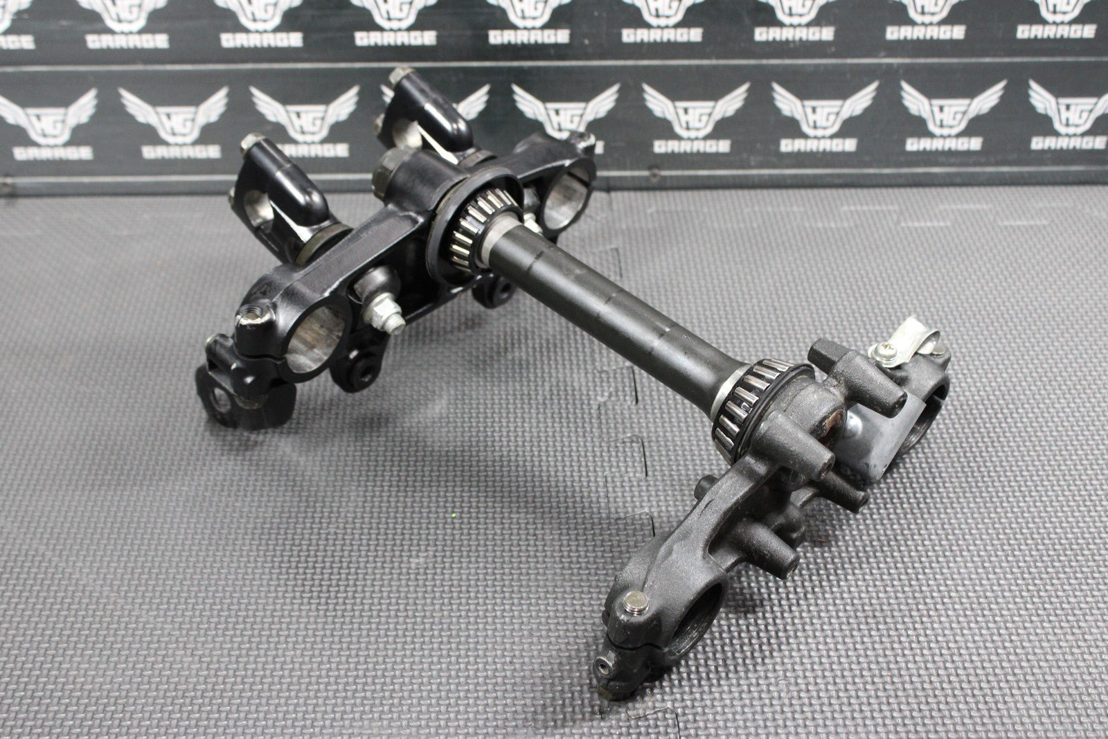 2005 SUZUKI DR200SE OEM FRONT FORKS LOWER UPPER TRIPLE TREE STEM CLAMP NICE! - hggarage