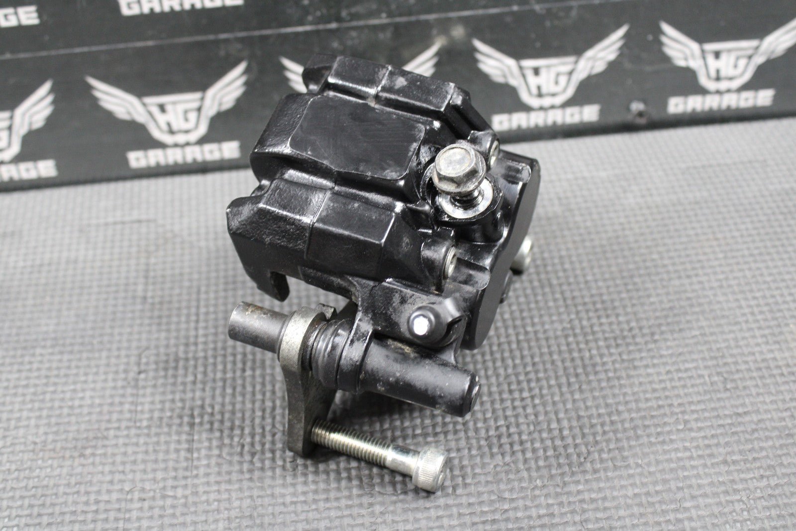 2009 2010 KAWASAKI KLX250SF OEM FRONT BRAKE CALIPER & BRACKET 43080 - 0064 - 25S - hggarage