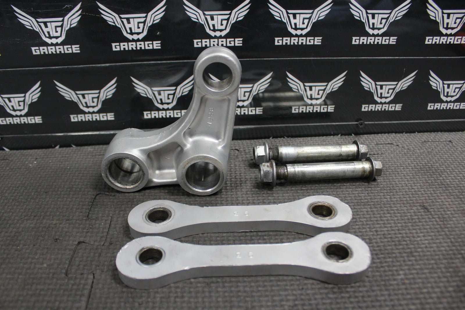 1994 KAWASAKI KX125 OEM REAR SHOCK LINKAGE LINKS DOGBONE ROD ARM 39007 - 1228 - hggarage