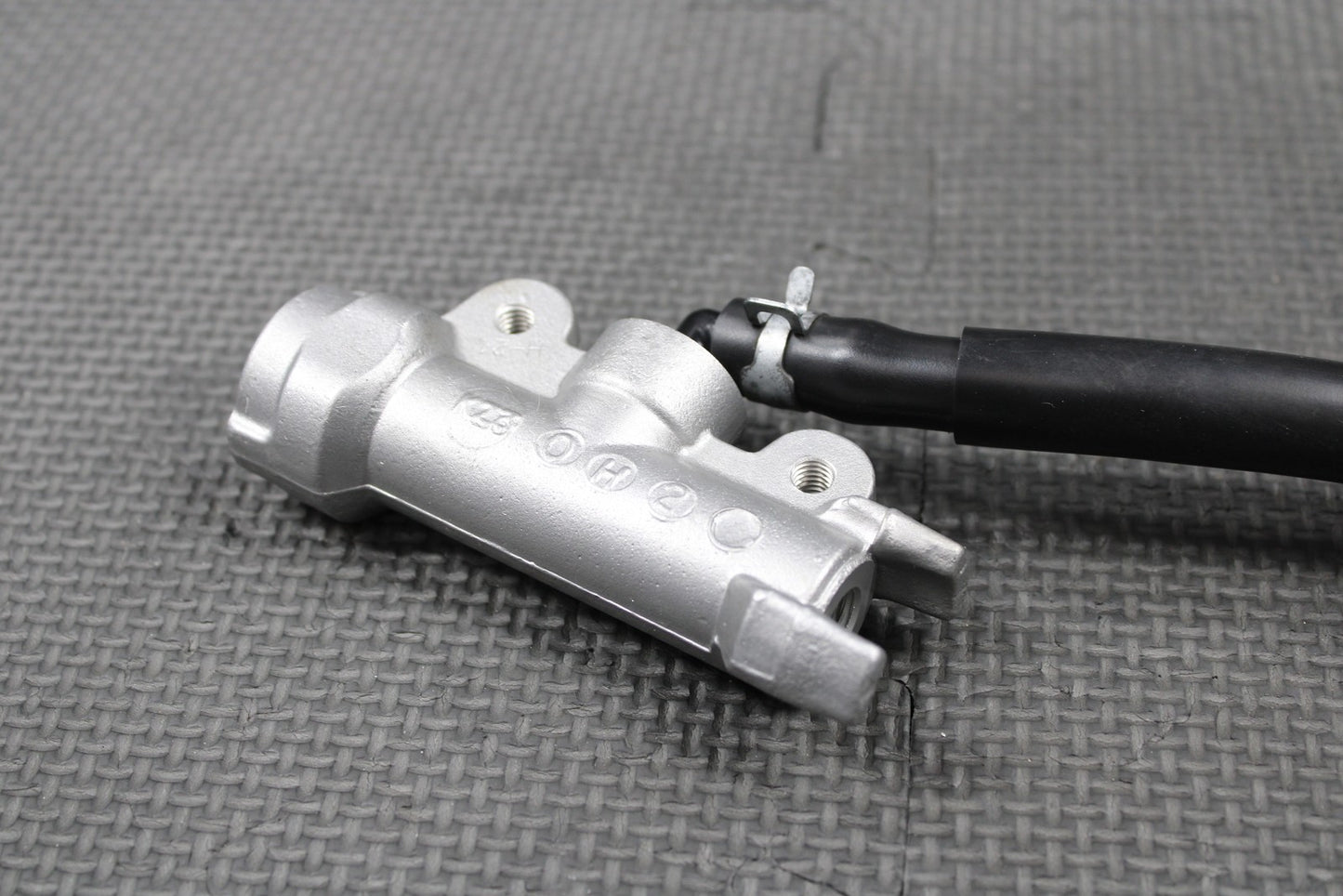 2001 HONDA 95 - 01 CR500R OEM REAR BACK BRAKE MASTER CYLINDER W RESERVOIR - hggarage