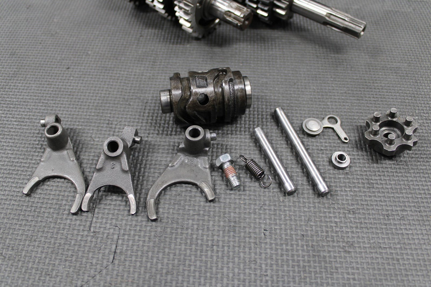 1991 KAWASAKI KX125 OEM TRANSMISSION TRANNY GEARBOX GEARS SHIFT FORKS NICE!! - hggarage