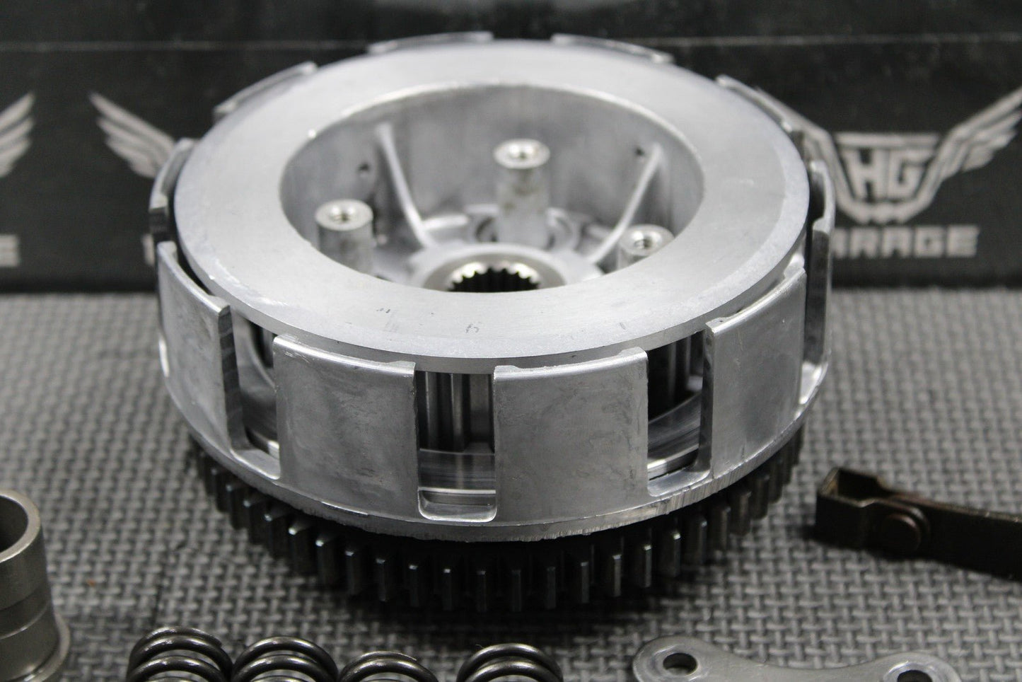 1991 HONDA 88 - 95 XR250R OEM CLUTCH BASKET HUB PRESSURE PLATE 22100 - KT1 - 020 NICE! - hggarage