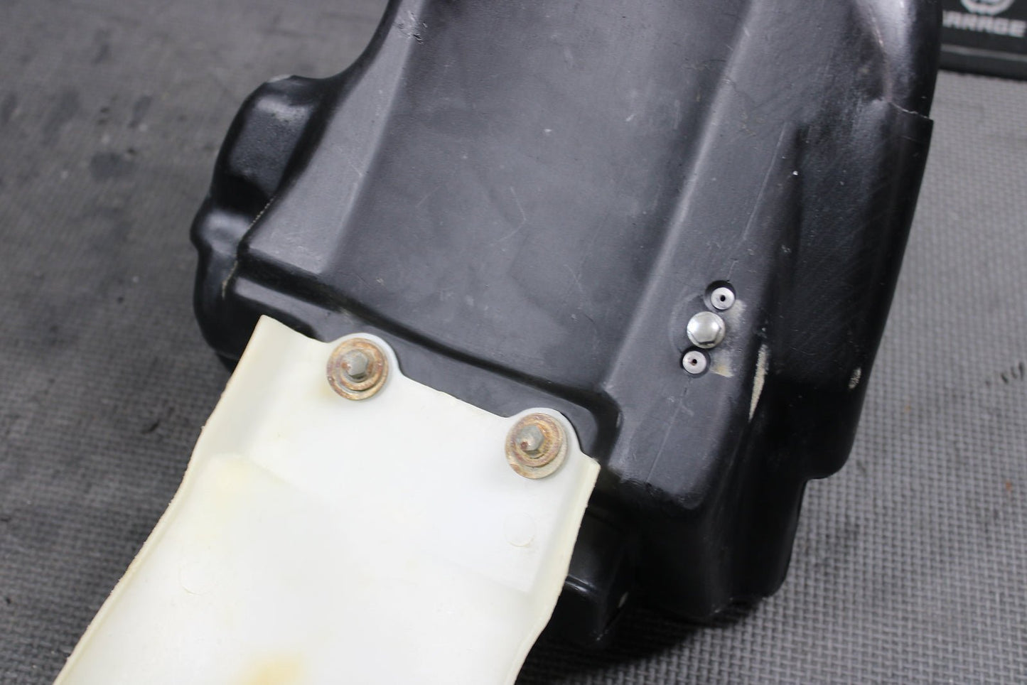 2000 Kawasaki 98 - 00 KX100 KX80 OEM Airbox Intake Air Cleaner Case 11011 - 1511 - hggarage