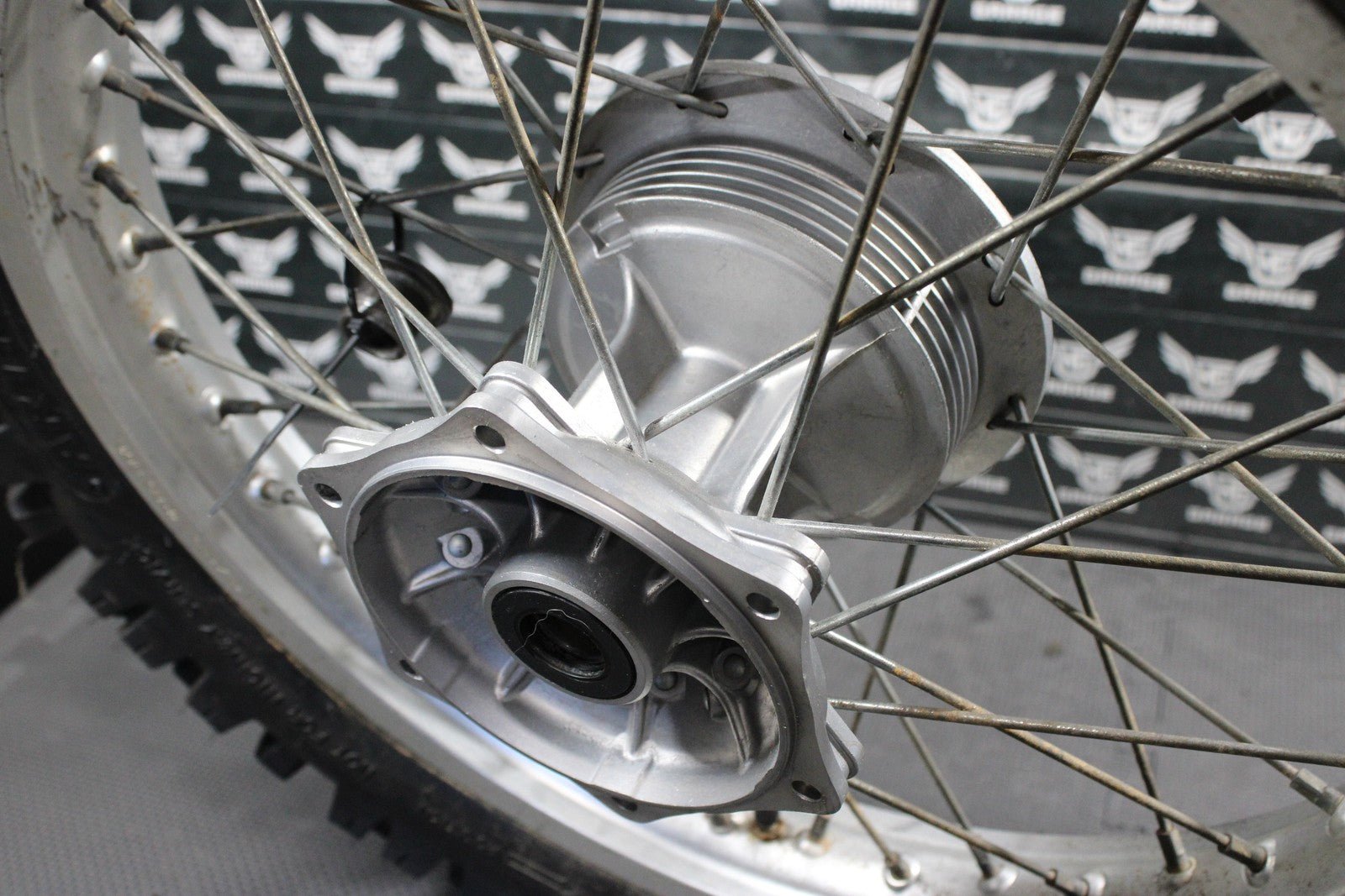 1986 KAWASAKI KDX200 OEM D.I.D 18" REAR BACK WHEEL RIM HUB READ DESC! - hggarage