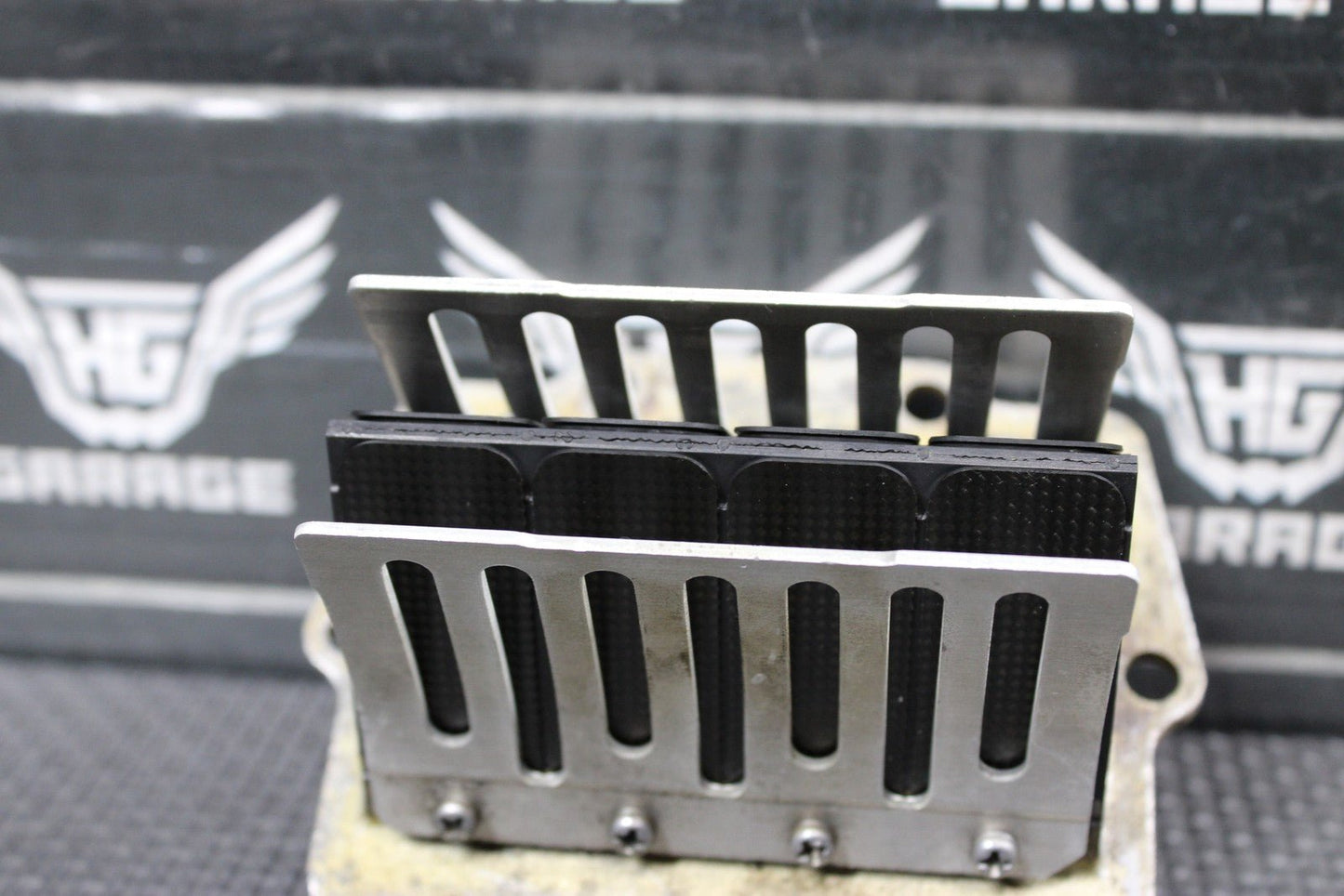 1997 KAWASAKI KX250 OEM INTAKE REED BLOCK ASSEMBLY 12021 - 1110 GOOD! - hggarage
