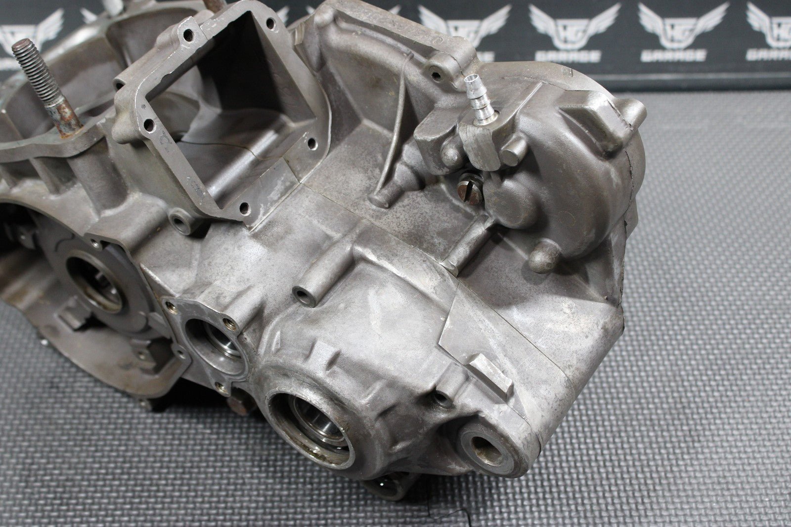 2000 KTM 250 EXC OEM LEFT RIGHT ENGINE MOTOR CRANKCASE CRANK CASES BLOCK - hggarage