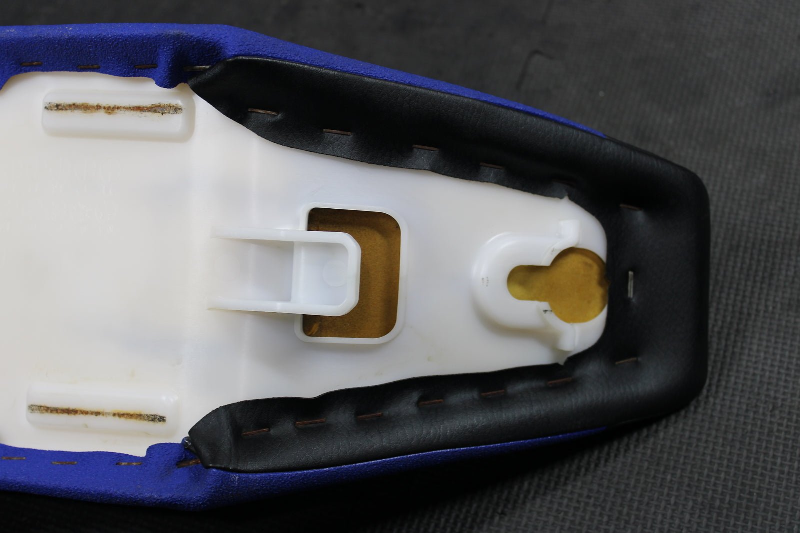 2009 Yamaha TTR110E OEM Seat Saddle Cushion Assembly 5B6 - 24710 - 01 - 00 - hggarage