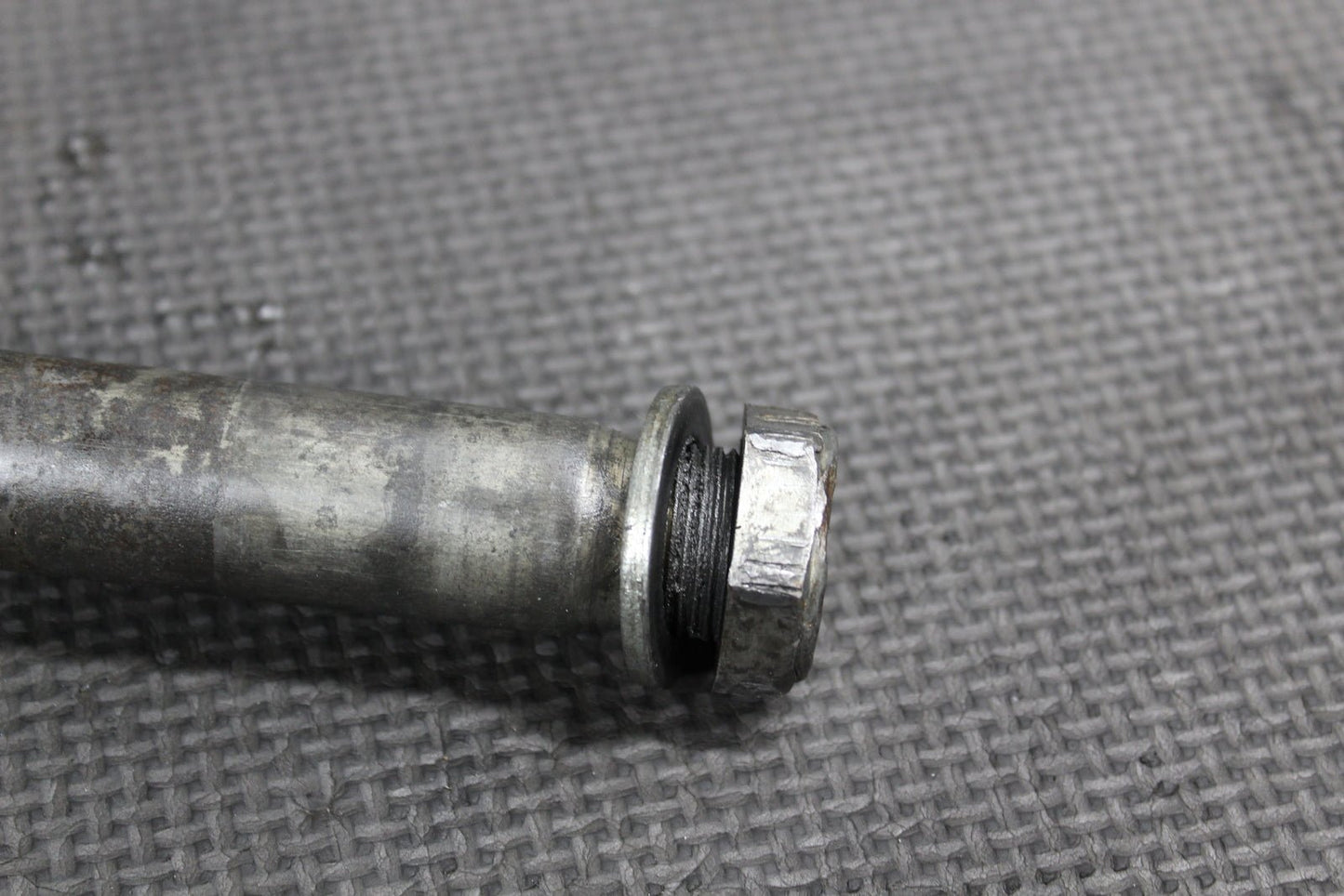 2018 YAMAHA YZ250F OEM REAR AXLE BACK FRONT AXLE SWINGARM PIVOT BOLT - hggarage