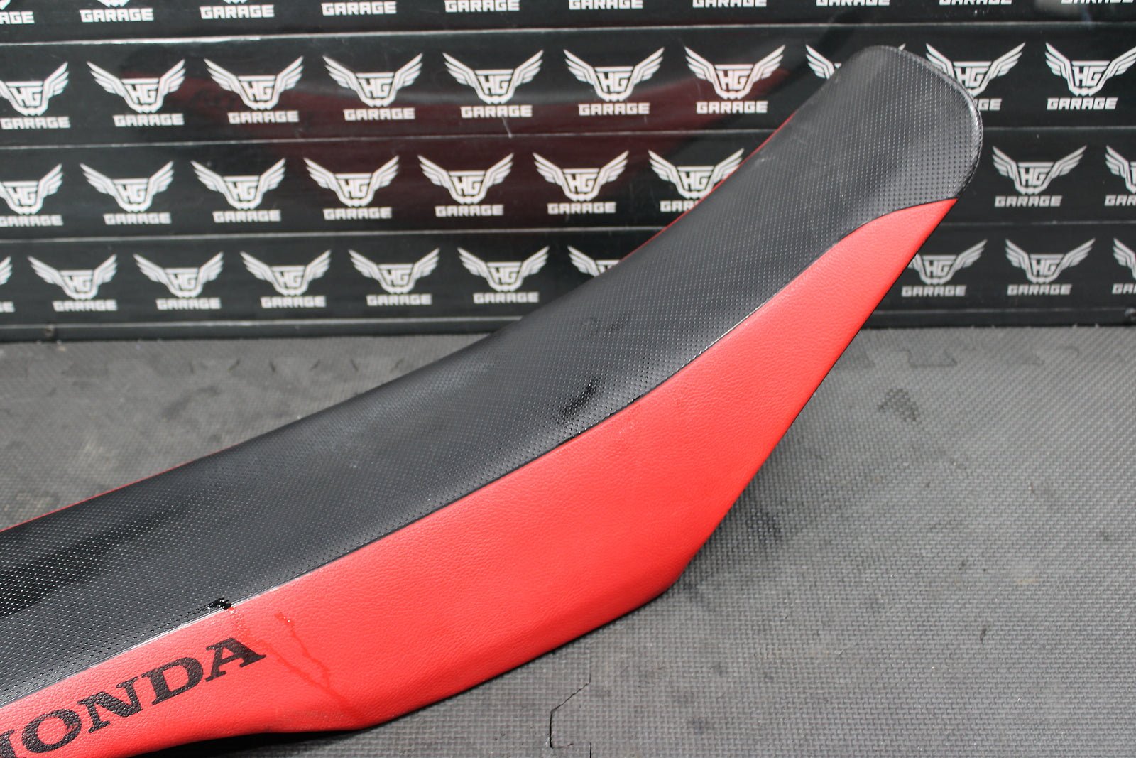 2006 HONDA CRF250R OEM SEAT SADDLE 77100 - KRN - A01 - hggarage