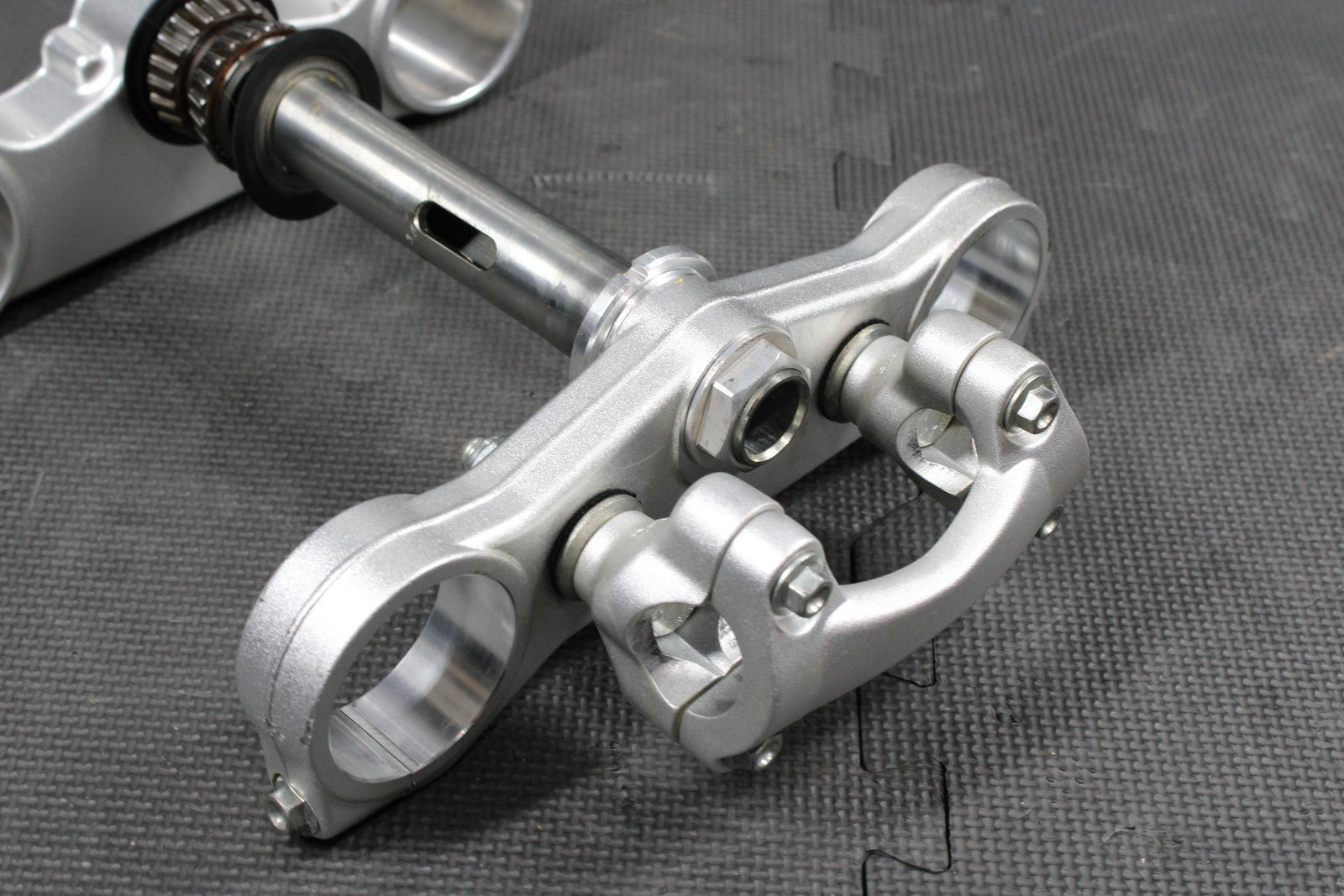 2013 HUSQVARNA TE511 OEM FRONT FORKS LOWER UPPER TRIPLE TREE STEM CLAMP - hggarage