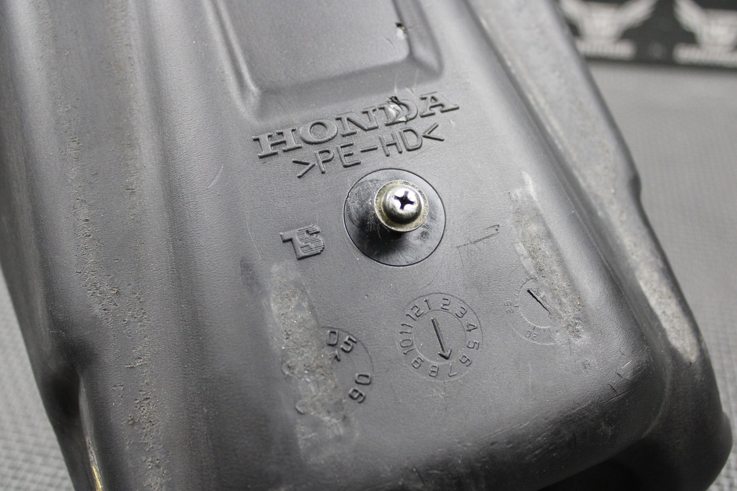 2005 HONDA 02 - 07 CR125R CR250R OEM GAS FUEL TANK RESERVOIR 17510 - KSK - 010 NICE! - hggarage