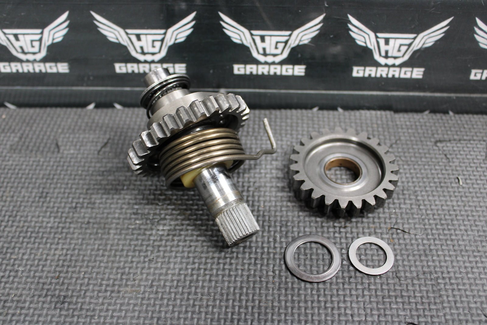 1999 YAMAHA YZ250 OEM KICKSTART KICK START SHAFT W IDLER GEAR 5CU - 15601 - 00 - 00 - hggarage