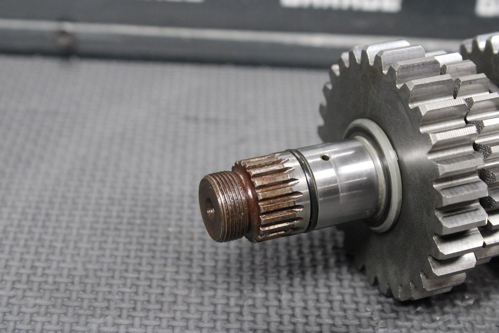 2006 YAMAHA YZ250F OEM ENGINE TRANSMISSION TRANNY GEAR BOX SHIFT SHAFT GEARS - hggarage